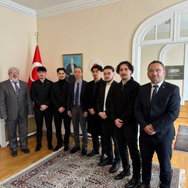 Gençlerimizin Başkonsolosu Ziyareti