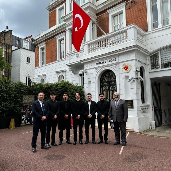Gençlerle 11 Haziran Konsolos Ziyareti